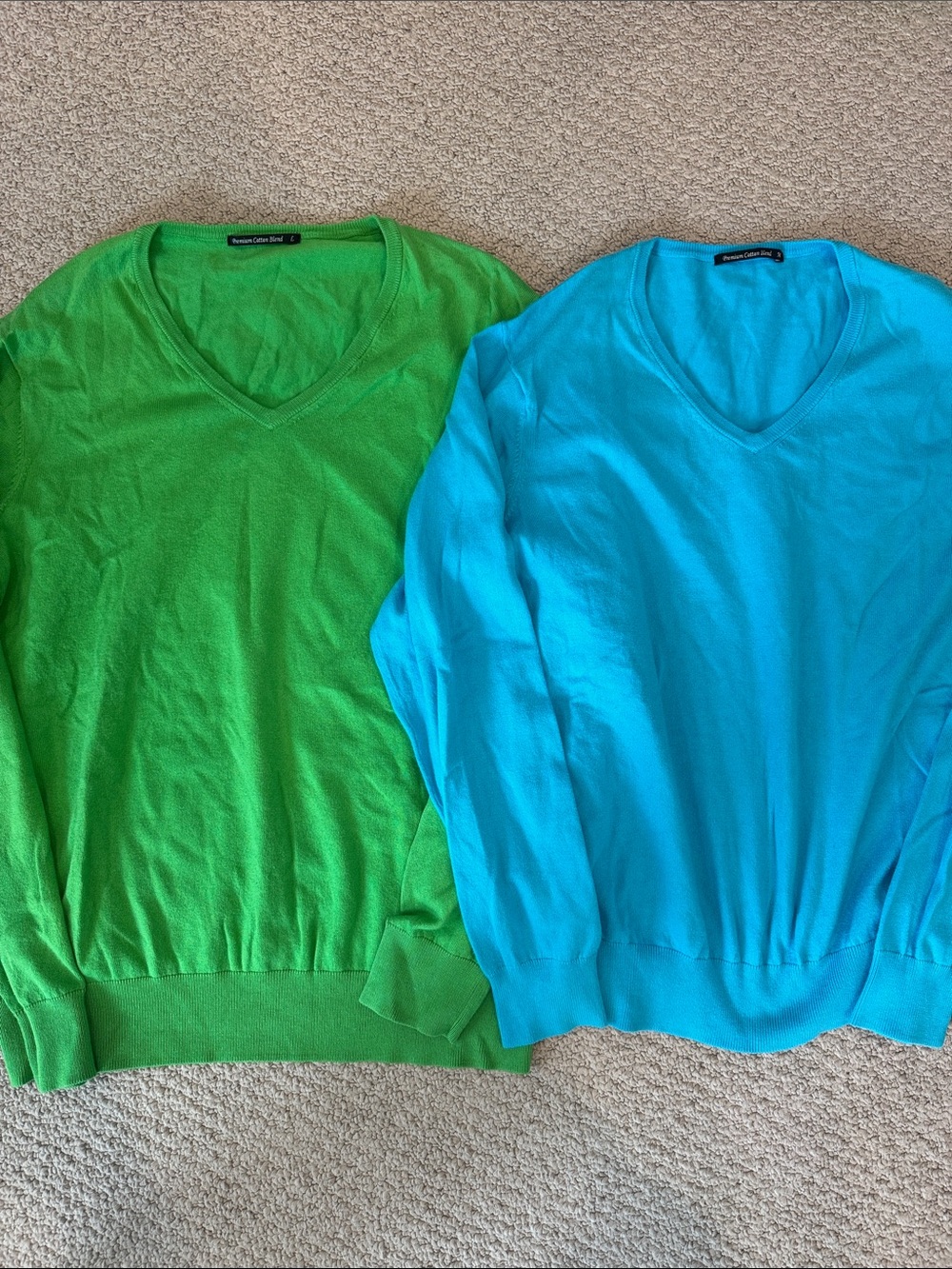 Uniqlo Men's V-Neck Summer Sweaters Bright Green L and Turquoise Blue M Bundle